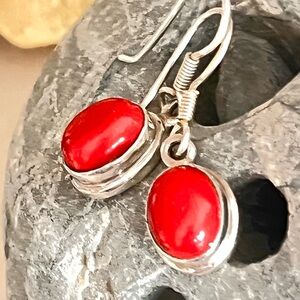 Vtg Sterling silver 925 round red coral dangle earrings